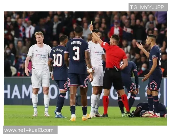 多特蒙德与巴黎圣日耳曼激战正酣比分悬念引发球迷热议